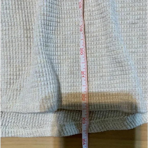 2 We the Free Rocksbility thermal swing long sleeve❤️FINAL SALE❤️ - Picture 16 of 16